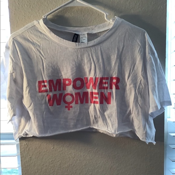 H&M Tops - empower women crop top 💋